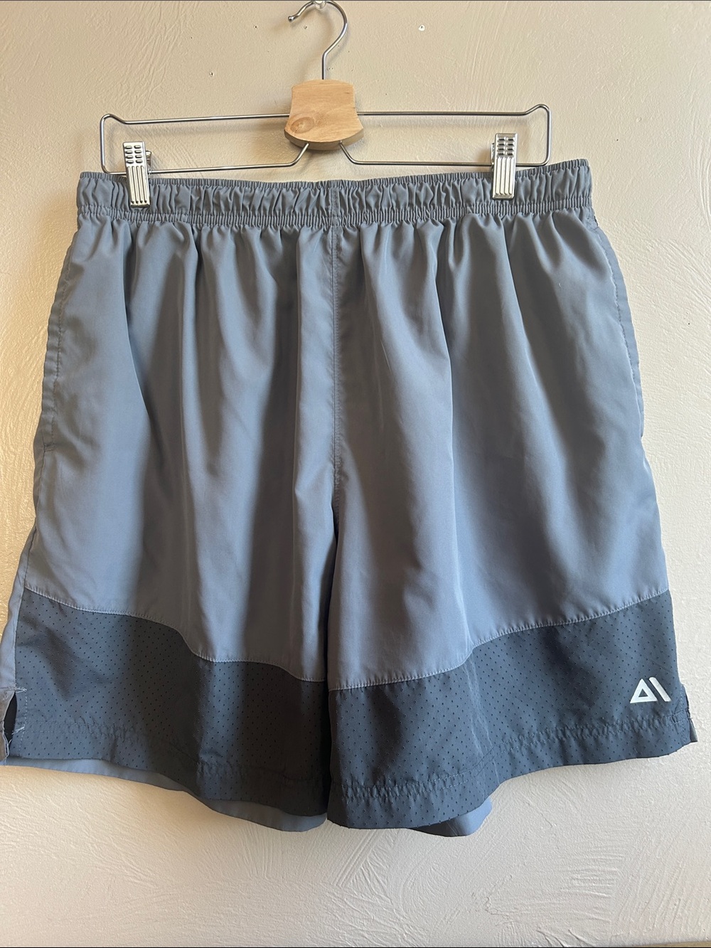 Tec-One Men's  Gray Performance Shorts. Elastic Waist. Designed in USA. Size 2XL
